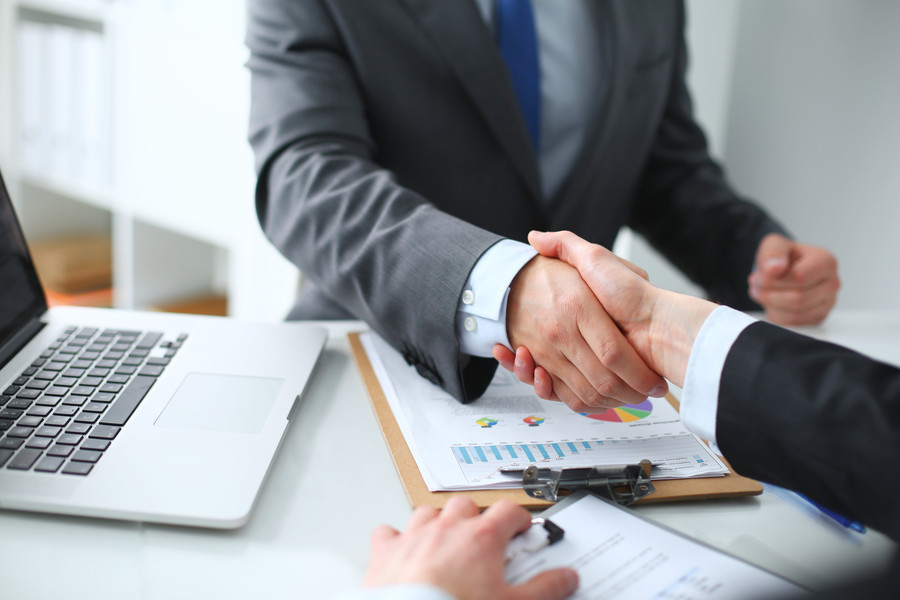 上海合同律师视角：协议签字一方反悔的有效性探究