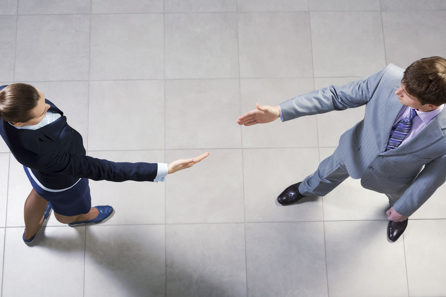 上海律师事务所在处理跨地区或涉外案件时，是否会有额外的收费？